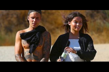 Justin Bieber, Gizemli Bir Kızla Yürüyüş Yaptı