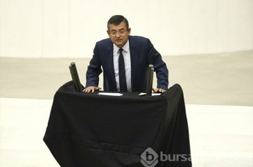 Meclis'te siyah örtülü protesto