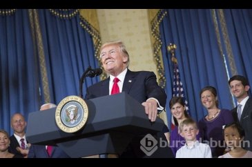 Donald Trump'ın arkasındaki kadın kim?