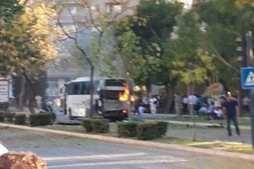 Mersin'de polis servis aracına bombalı saldırı 
