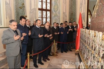 Bursa'da Başkan Aktaş göreve dualarla başladı