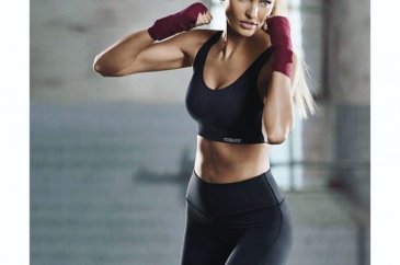 Victoria's Secret modelleri Shanghai formlarını nasıl koruyor?