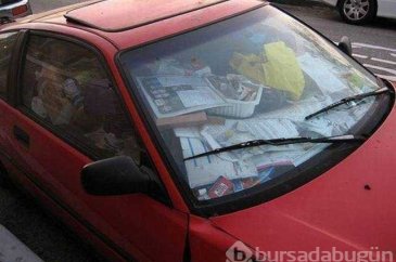 Çöp kutusuna dönüşen arabalar