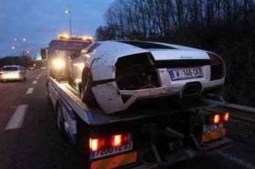 Milyonluk otomobilleri hurdaya dönen futbolcular
