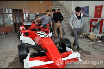 Hurda araç parçalarından Formula aracı yaptı!