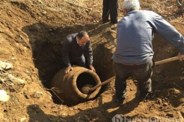 Malatya'da 2 bin yıllık küp bulundu