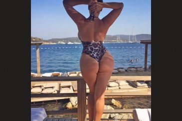 Kelly Brook ölçü verdi