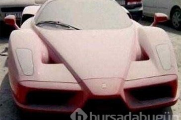 Terk edilmiş lüks araçlar