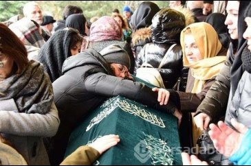 Yeliz Şar'ın babası son yolculuğuna uğurlandı
