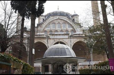 Mimar Sinan eseri caminin 433 yıllık terazi taşları turistlerin ilg...