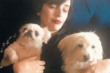 Gonca Vuslateri köpekleri için taşınıyor! (Ünlülerin hayvanları)