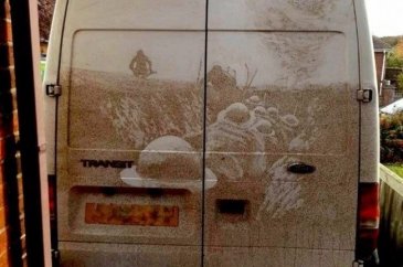 Kirli arabalardan sanat eserleri ortaya çıkarıyor