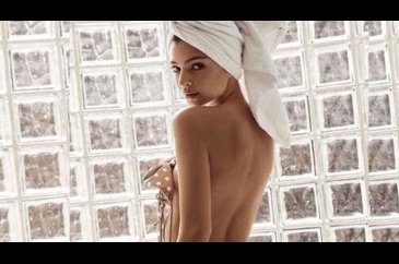 Emily Ratajkowski düğün takılarını takipçileriyle paylaştı
