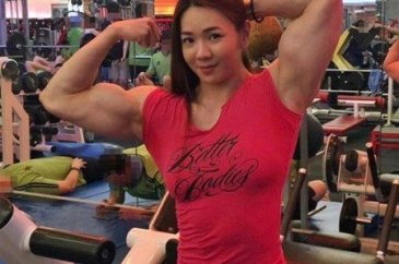 Onlara yaklaşan yandı
