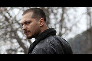 Netflix'in Türk dizisinin başrol oyuncusu Çağatay Ulusoy'un partner...