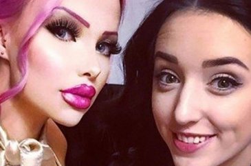 Bu dünyadaki tek derdi Barbie bebek gibi olmak

