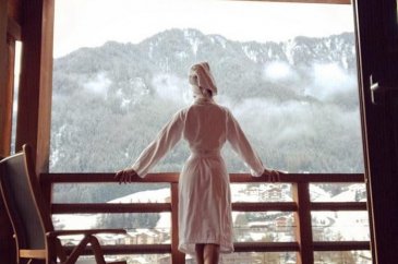 Eda Taşpınar'dan -2 derecede sauna keyfi! 