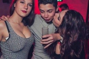 Bu çocuklar nereye bakıyor?