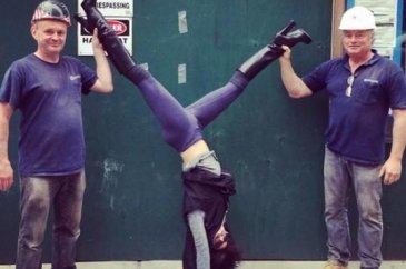 Onun için her yer yoga!
