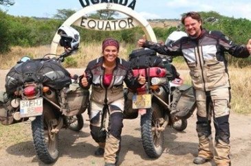 Gezgin çift Afrika'yı motosikletle dolaşıyor