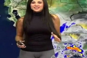 Hava durumu spikeri giydiği taytla rezil oldu