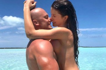 Amanda Cerny'nin pozları olay oldu