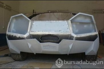 Hayallerindeki otomobili evinin garajında yaptı! Hurdadan son model...