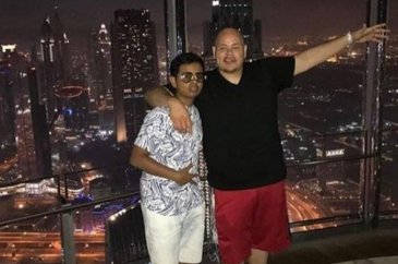 Ünlü iş adamının oğlu bakın kimin hayranı çıktı! Daha 18 bile değil...