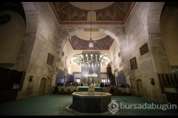 Bursa'nın adını seramiklerinin renginden alan külliyesi	