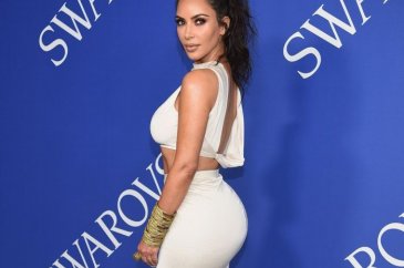 Kim Kardashian En Etkileyici İsim seçildi (2018 CFDA Moda Ödülleri)