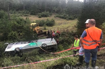 Bursa'da otobüs devrildi: Ölü ve yaralılar var