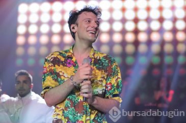 Edis'e sahnede şok!
