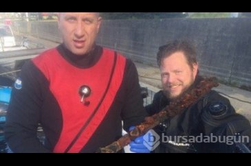 Norveç'te gölden 500 yıllık kılıç çıkarıldı
