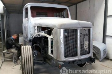 78 model kamyonu baştan yarattı! Türk kaporta ustasının yaptığına k...