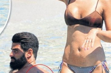 Volkan Demirel'in sırtındaki dövmede ne yazıyor? (Ünlülerin dövmele...
