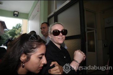 Kediciklerin makyajsız halleri olay yarattı
