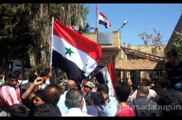 Suriye'de "isyanın başkenti" Dera'ya Esad bayrağı çekildi