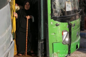 Suriye'de karşılıklı tahliyeler başladı