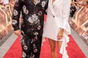 Robbie Williams ve Ayda Field yarışmadan kazandıklarını gayrimenkul...