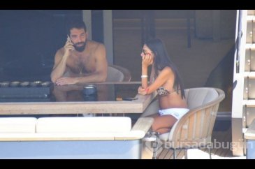 Arda Turan ile Aslıhan Doğan'ın bebeği göründü