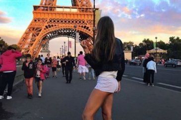 Böyle futbol hakemi gördünüz mü?
