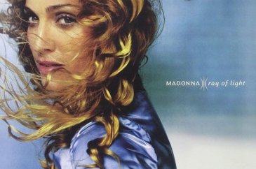 Madonna'yı taklit eden köpek