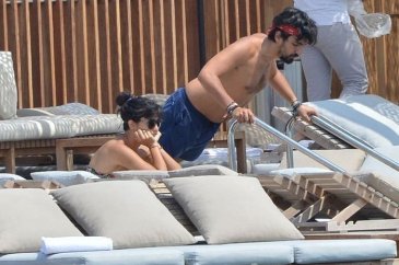 Tuba Büyüküstün sevgilisi Umut Evirgen'le tatilde