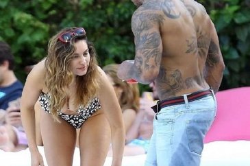 Kelly Brook ve Jeremy Parisi nişanlandı mı?