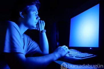 Telefonlardaki ve bilgisayardaki mavi ışıkta büyük tehlike! 