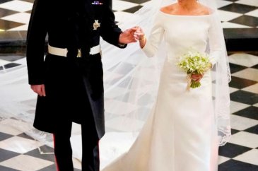 Meghan Markle'ın gelinliği görücüye çıkıyor