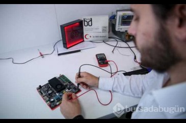 Bursa'da yaşayan 18 yaşındaki Ferit Borku, yerli elektronik ana kar...