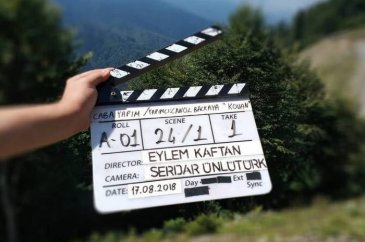 Meryem Uzerli'li Kovan'dan ilk kareler
