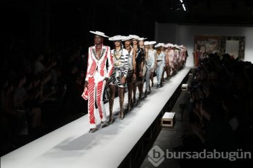 Milan Moda Haftası'nda Gigi Hadid ve Kendall Jenner rüzgarı
