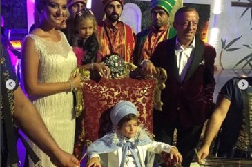 Ali Ağaoğlu, Ali Ege'nin sünnet düğününde oğlunun annesi Petek Ertü...